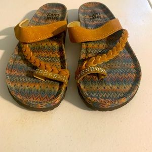 Brown Muk Luks women sandals